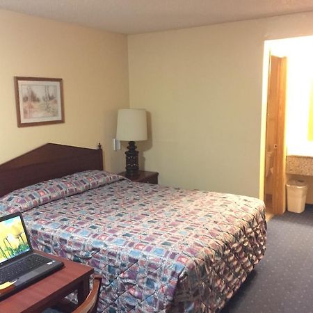 Molalla Stagecoach Inn Motel מראה חיצוני תמונה