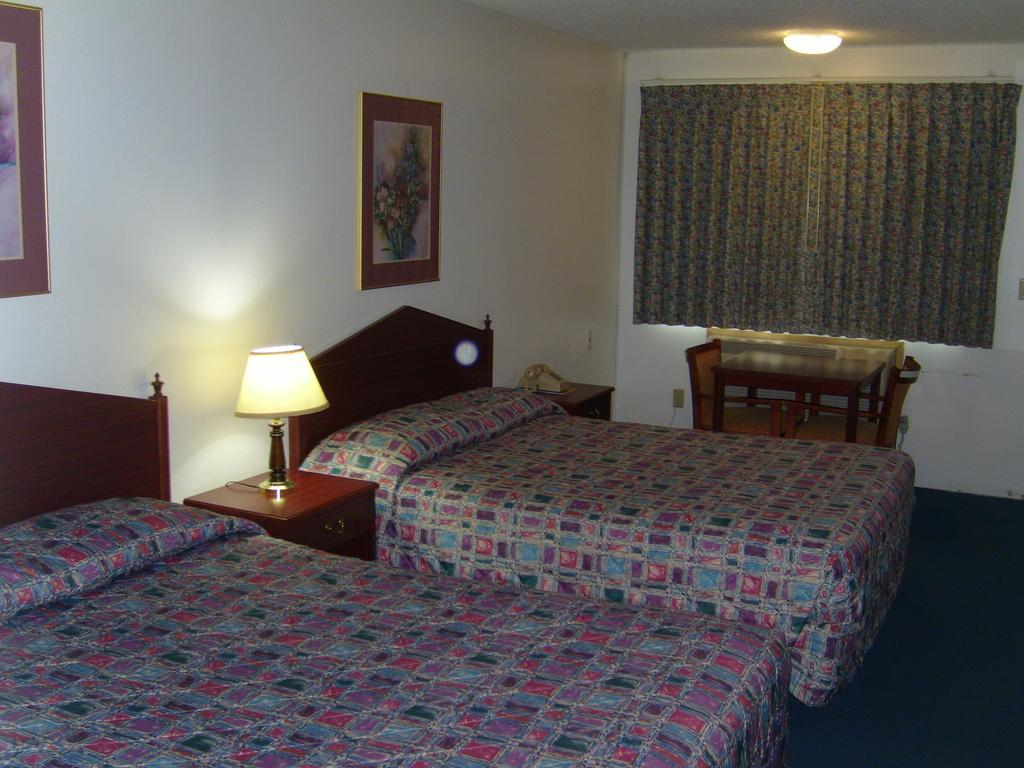 Molalla Stagecoach Inn Motel חדר תמונה