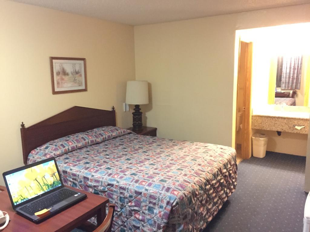 Molalla Stagecoach Inn Motel מראה חיצוני תמונה